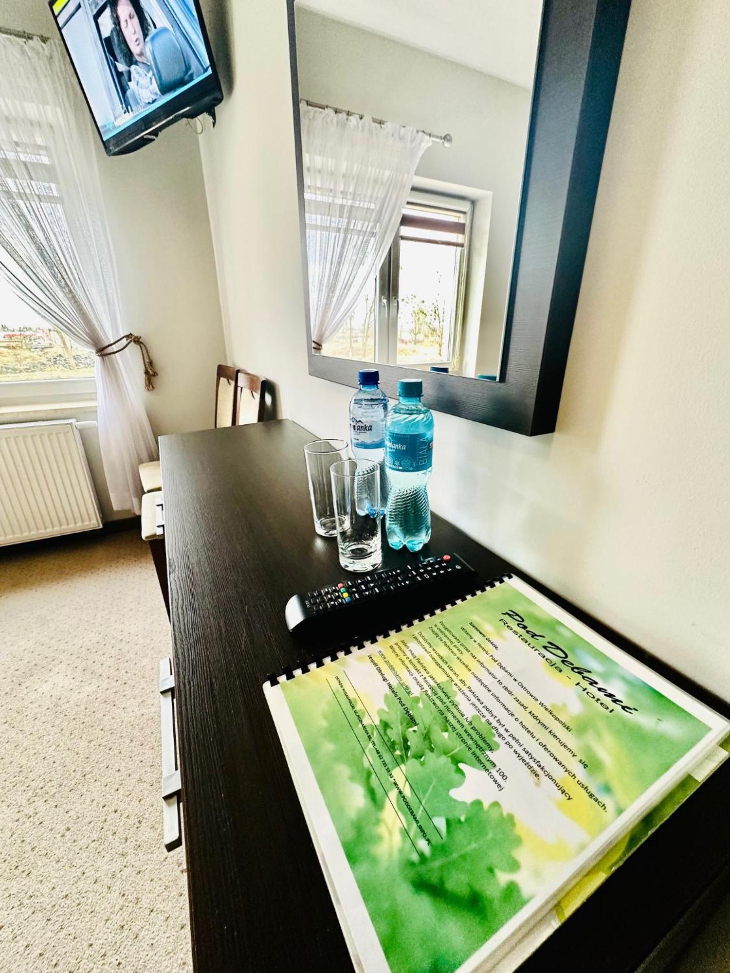 Hotel Pod Debami Ostrow Wielkopolski Bagian luar foto
